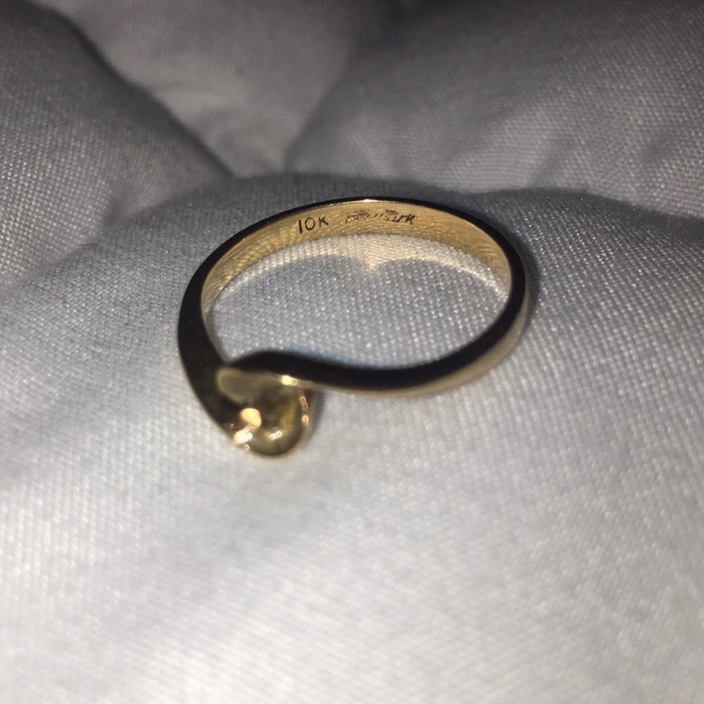 -10K solid gold ring size 6